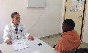 Chuyện về một bí thư chi bộ - bác sĩ người Việt ở Ăng-gô-la